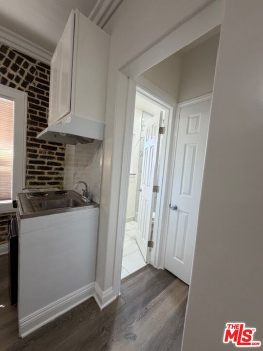 Building Photo - 738 S New Hampshire Ave