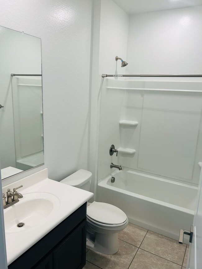 Building Photo - Move-In Ready Surprise Home – Military Dis...