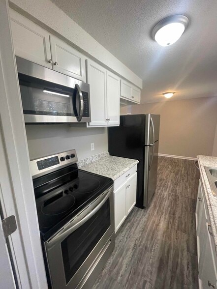 Primary Photo - 641 Miles Ct