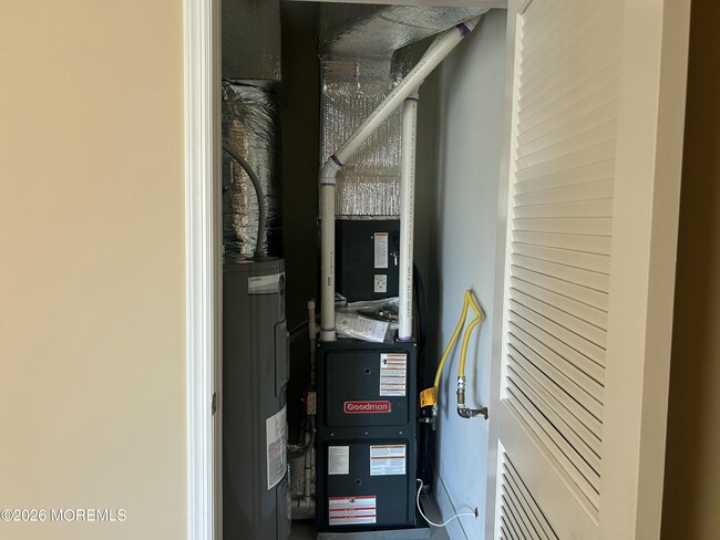 Building Photo - 45 Beers St