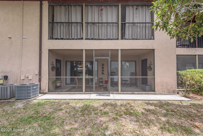 Building Photo - 307 La Paloma Ln
