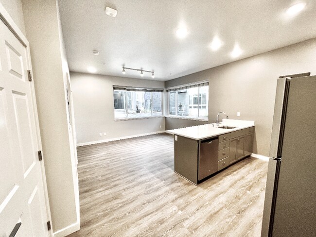 Building Photo - 2330 Yakima Ct