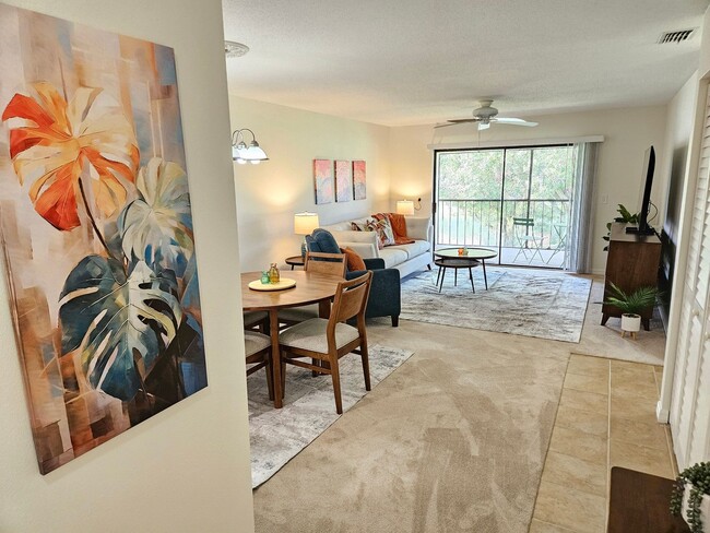 Building Photo - Seasonal Short-Term 2 Bedroom 2 Bathroom 2nd Floor Condo in Estancias of Capri Isles!
