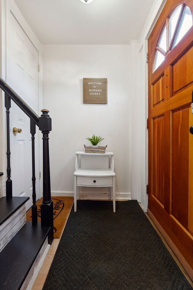 Building Photo - 78 Morning St