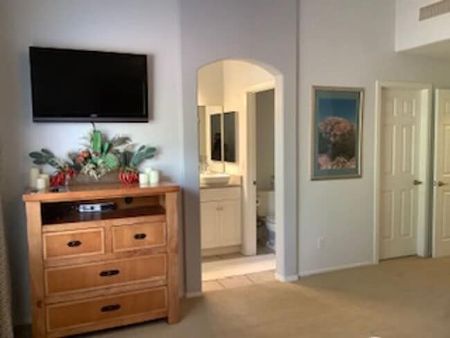 Building Photo - Sabino Canyon Furnished Vacation Home