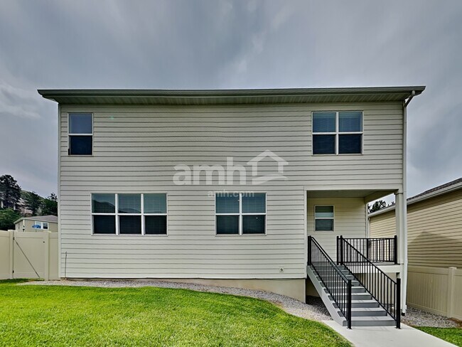 Building Photo - 3003 E S Village Dr