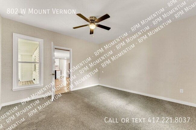 Building Photo - 802 W Mt Vernon St