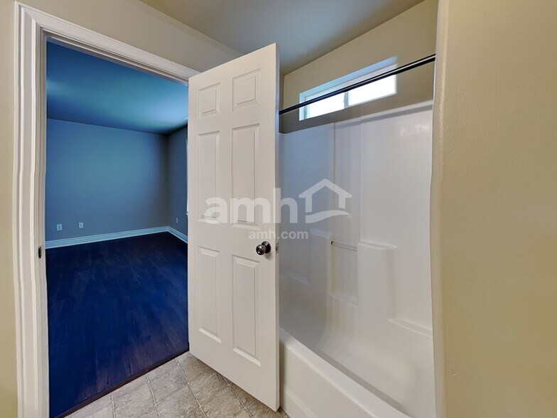 Building Photo - 171 Century Dr