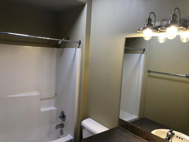 Building Photo - 3 Bed 2 Bath Condo in Bellingham near WWU