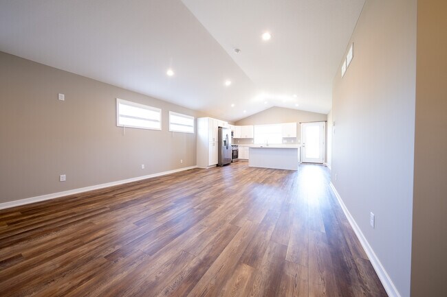 Building Photo - 1121 Dorothy Ln