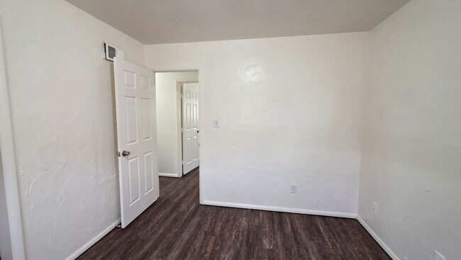 Building Photo - 4309 Woodedge Dr