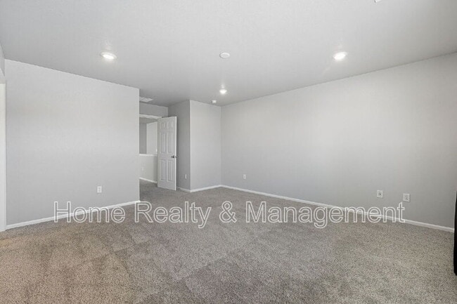 Building Photo - 12220 Dairy St
