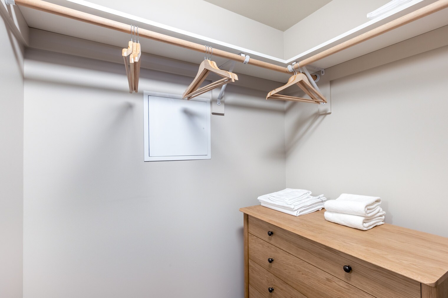 Building Photo - 101 Taylor Ave N