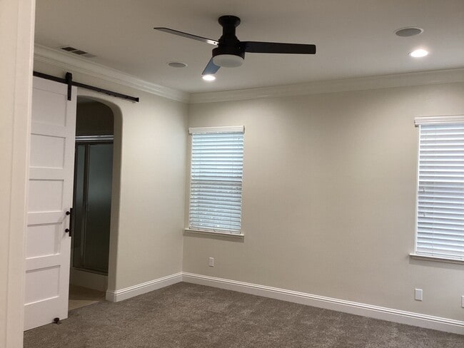 Building Photo - 741 W Barcelona Ln