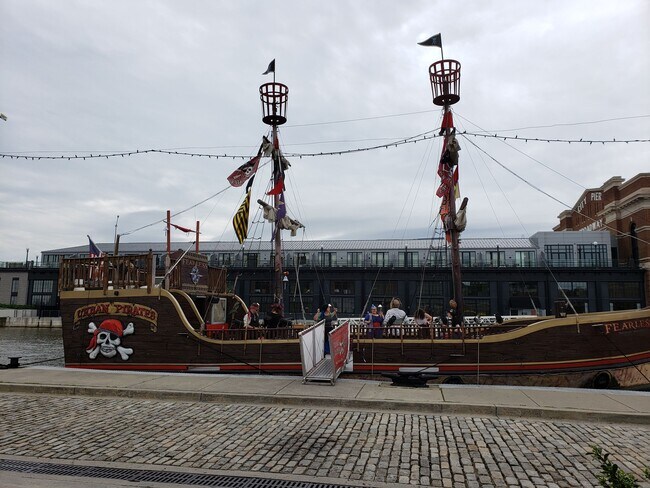 Pirate Ship - 905 Fell St