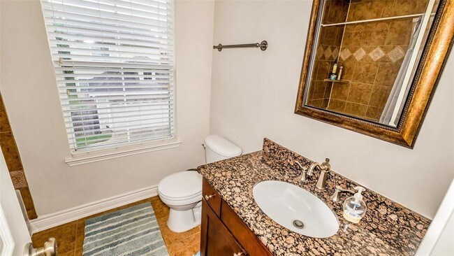 Building Photo - 3413 Clearview Cir