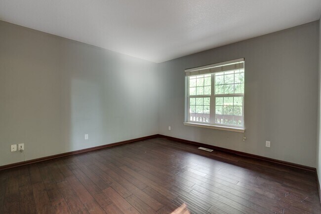 Building Photo - Spacious 4BR / 3BA Home in Desirable Bethany Area