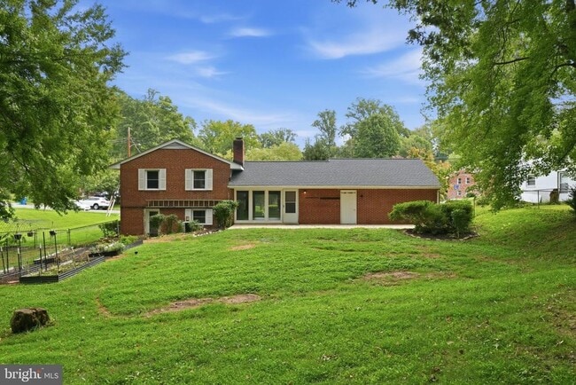Building Photo - 7545 Axton St