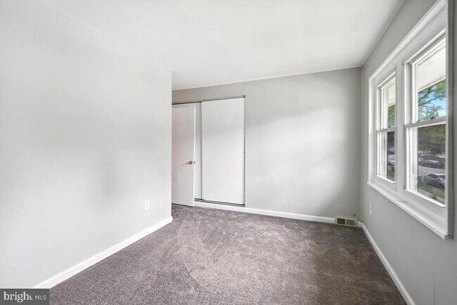 Building Photo - 8114 Allendale Dr
