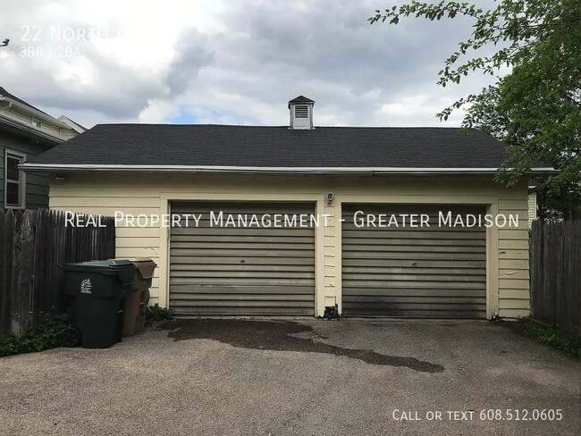 Building Photo - Updated 3 bedroom plus Den house near East...