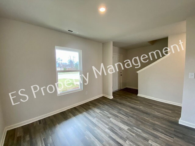 Building Photo - Gorgeous 5 Bedroom 3 Bathroom New Build in Muncie!