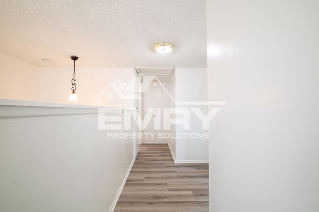 Building Photo - 3848 W 105th St