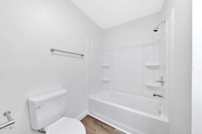 Building Photo - Newly renovated 3 Bedroom 2 Bathroom Home located in Jefferson City, TN