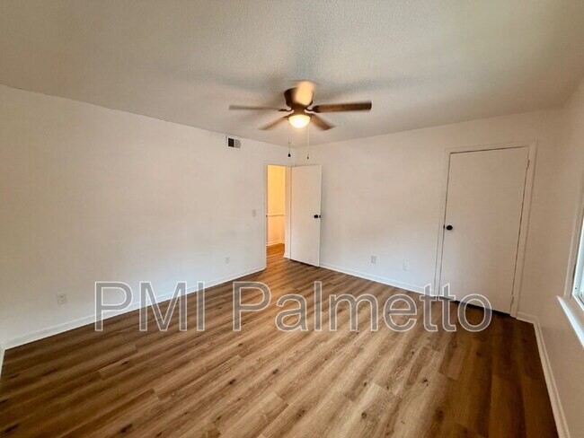 Building Photo - 1241 Grove Park Ln