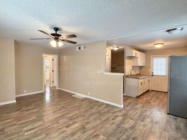 Building Photo - 1902 S Franklin Ave