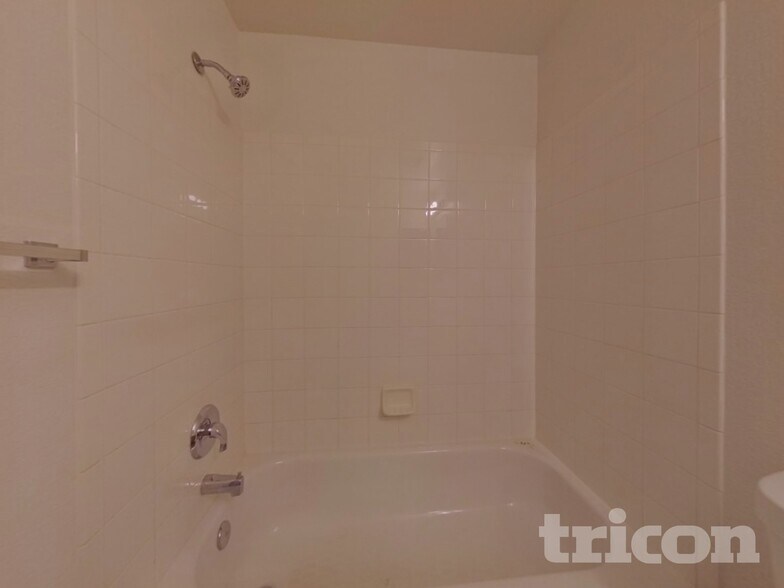 Building Photo - 3873 Orleans Ct