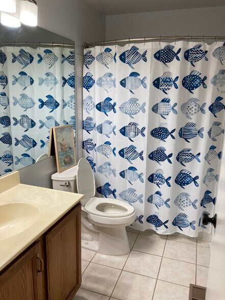 Building Photo - 1497 Golfview Dr