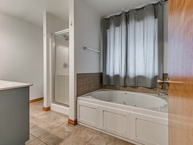 Building Photo - 4117 Green Apple Dr