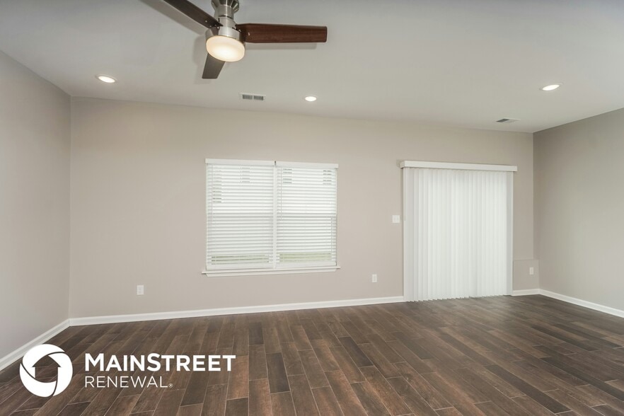 Building Photo - 2064 N Sarah Dr