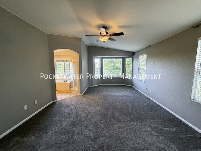 Building Photo - 2127 Mountain Iris Dr