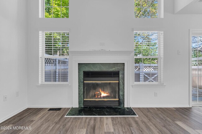 Building Photo - 2 Charles Ct