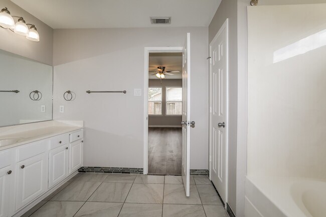 Building Photo - 29511 Legends Pine Ln