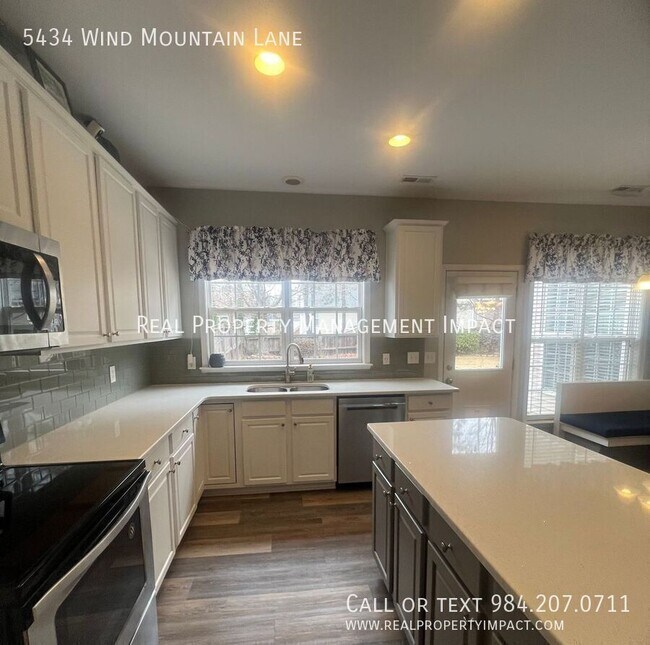Building Photo - 5434 Wind Mountain Ln