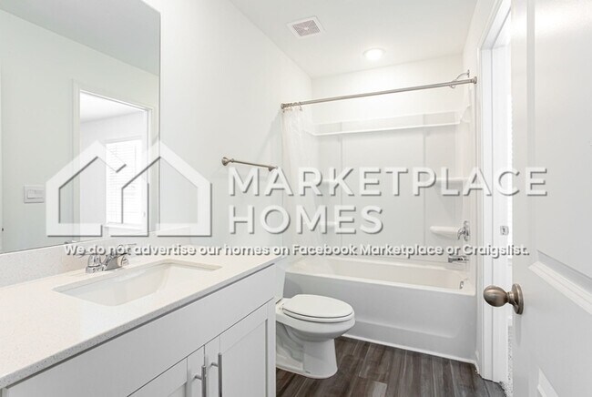 Building Photo - 124 Harpy Dr