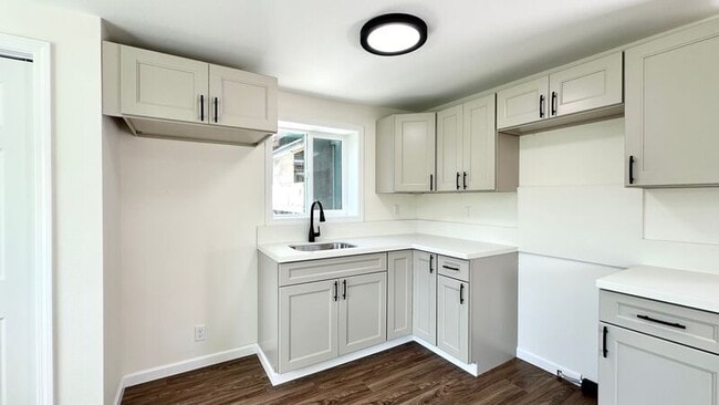 Building Photo - 1413 Ala Iolani St