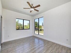 Building Photo - 102-116 NW 41st St
