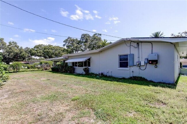 Building Photo - 1126 Woodcrest Ave
