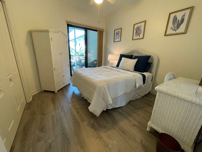 Building Photo - 2377 Ravenna Blvd