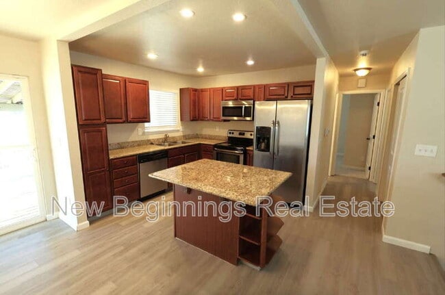 Building Photo - 1204 Commanchero Dr