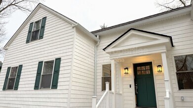 Building Photo - 240 Mcgregor Ave