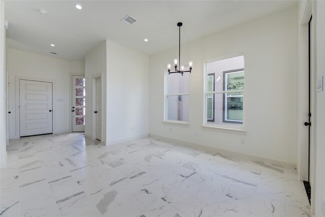 Building Photo - 2931 El Fenice Ln