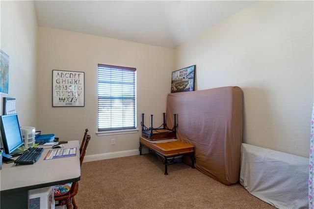 Building Photo - 225 Glenview Dr