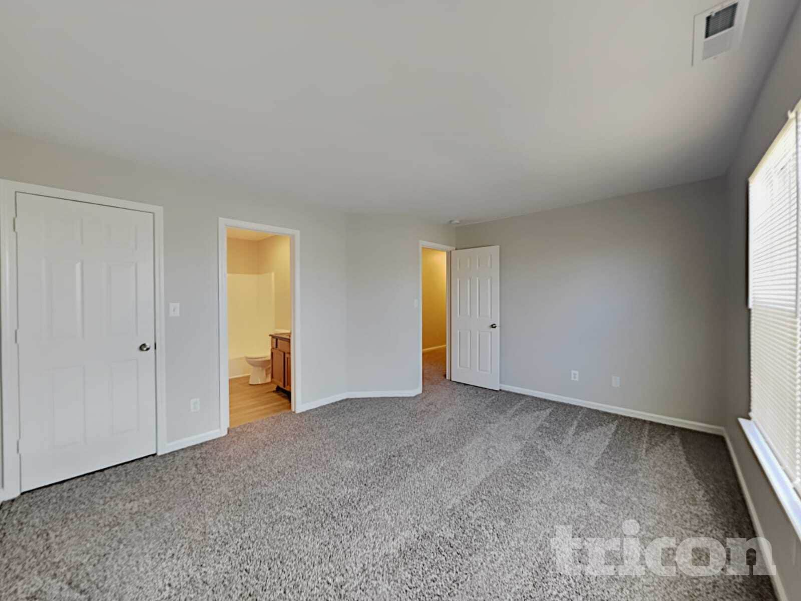 Building Photo - 4040 Dogwood Ln