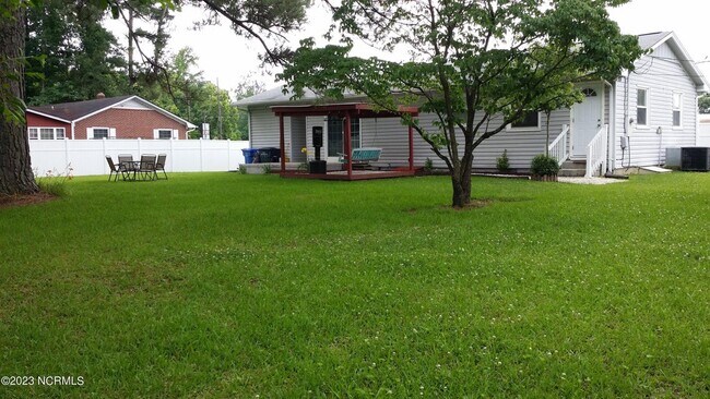 Building Photo - 1006 Onsville Dr