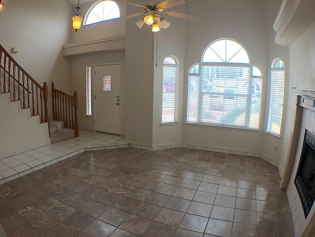 Building Photo - Northeast El Paso 3 Bed Refrig A/C