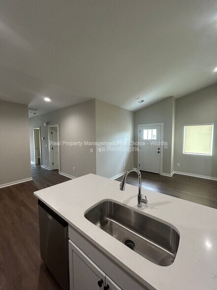 Building Photo - 1965 Cody